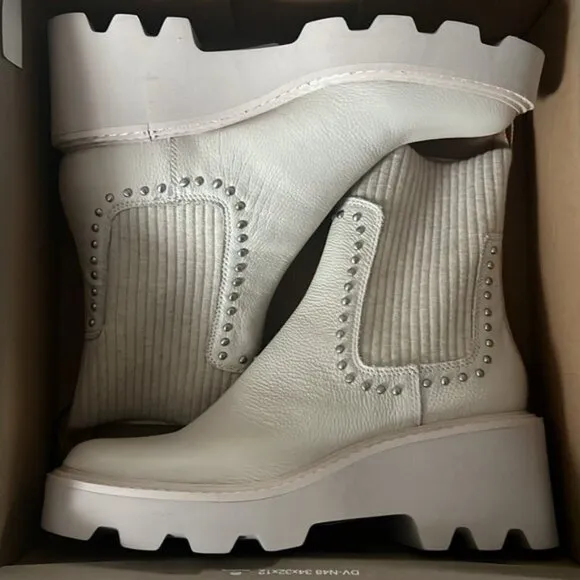NEW Dolce Vita Hoven Stud H2O Waterproof Chelsea Boots, Ivory Leather Size 9.5