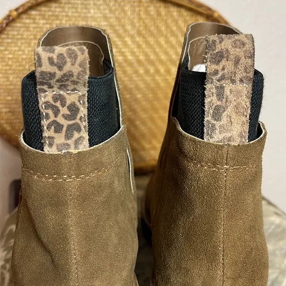 New Dolce Vita - Huey H2O Suede Boots Size 10