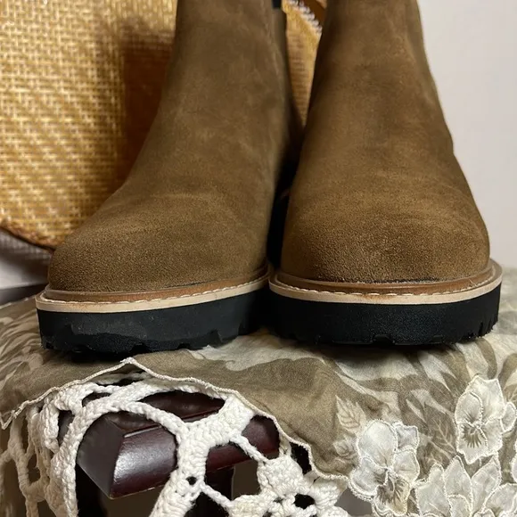 New Dolce Vita - Huey H2O Suede Boots Size 10