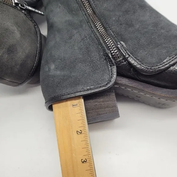 New Donald J Pliner womens sz 6 Devi 7 black Suede Knee High Boots heel riding