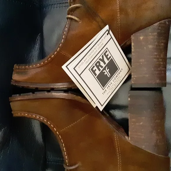 New FRYE BOOTS