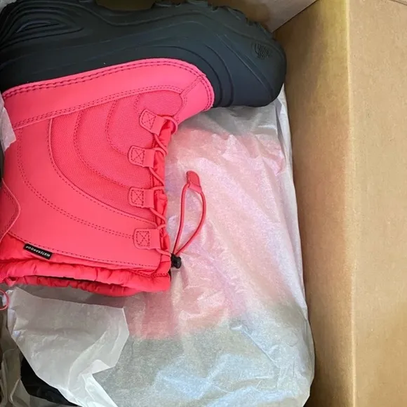 NEW Girl The North Face Alpenglow Pink Snow Boots size 6