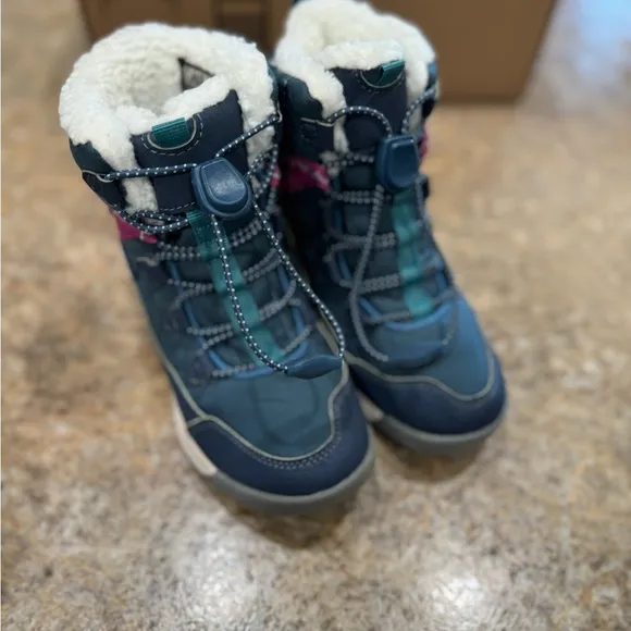 New Girls Merrell Snow Boots