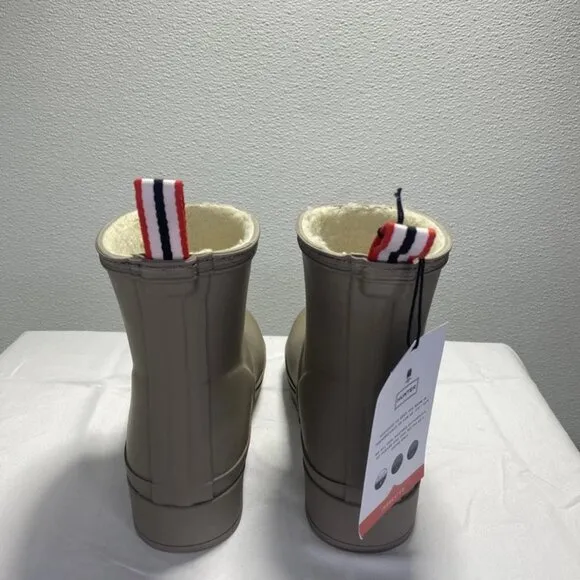 NEW HUNTER Short Insulated Slip-On Comfort Boots – Women's 7 – Tan