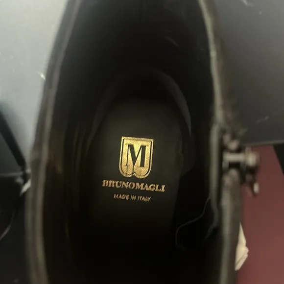 NEW IN BOX NEVER WORN Bruno Magli Black Suede Ankle Boots Size 9