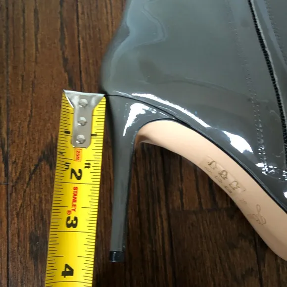 *NEW* J. Crew Women’s 9.5 Stevie Pointed Toe Ankle Boots in Gray Shiny Leather