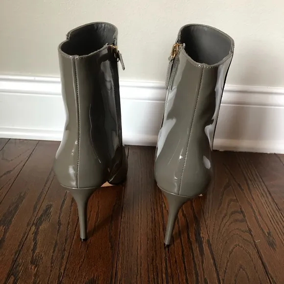 *NEW* J. Crew Women’s 9.5 Stevie Pointed Toe Ankle Boots in Gray Shiny Leather