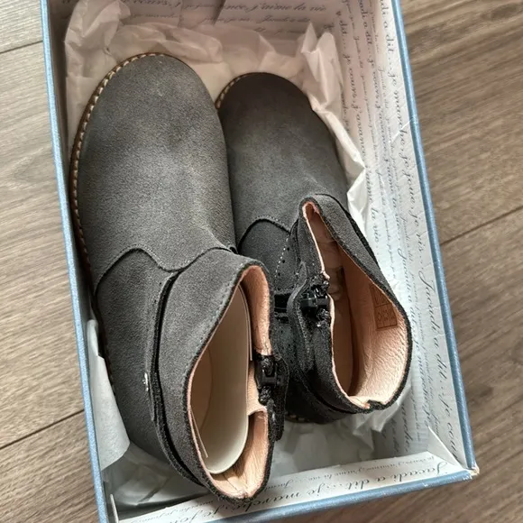 NEW! jacadi Paris girl gray suede boots