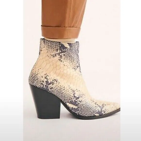 New Jeffrey Campbell Flynn Ankle Boot Beige Snake Free People Bootie Size 8
