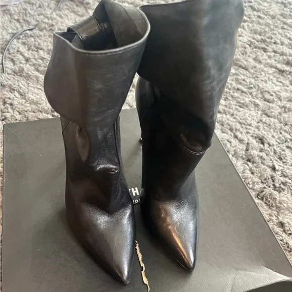 NEW KENNETH COLE NEW YORK LEATHER HEEL BOOTS