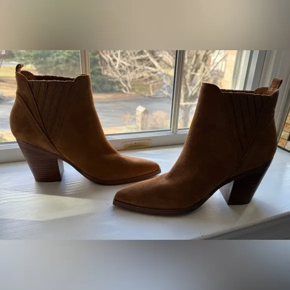 NEW* Marc Fisher Gadri Ankle Bootie Boots Suede Pointed Toe Chunky Heel Size 12
