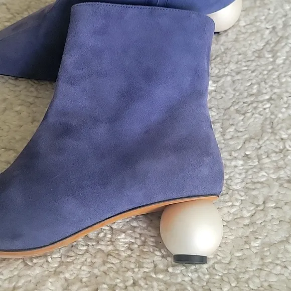 NEW MOTHER OF PEARL LONDON suede ankle boots size 40 US 9