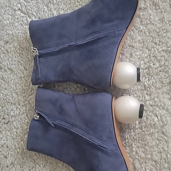 NEW MOTHER OF PEARL LONDON suede ankle boots size 40 US 9