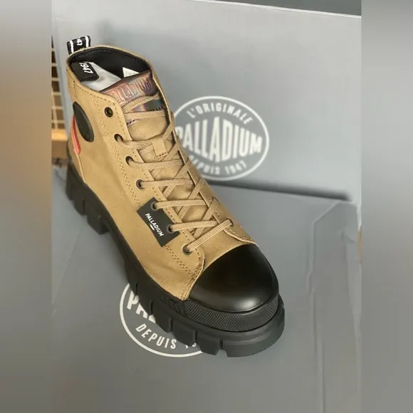 New | Palladium Women’s Revolt High Top  Olive and Black Vegan Boots, size 10