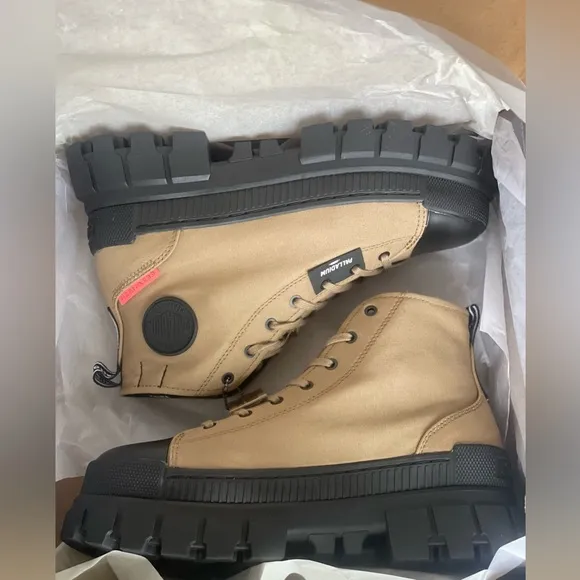 New | Palladium Women’s Revolt High Top  Olive and Black Vegan Boots, size 10