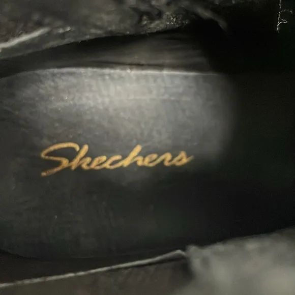 New Skechers Leather Ankle Boot in Black Leather With Side Buckle Size 9