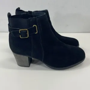 New Skechers Leather Ankle Boot in Black Leather With Side Buckle Size 9