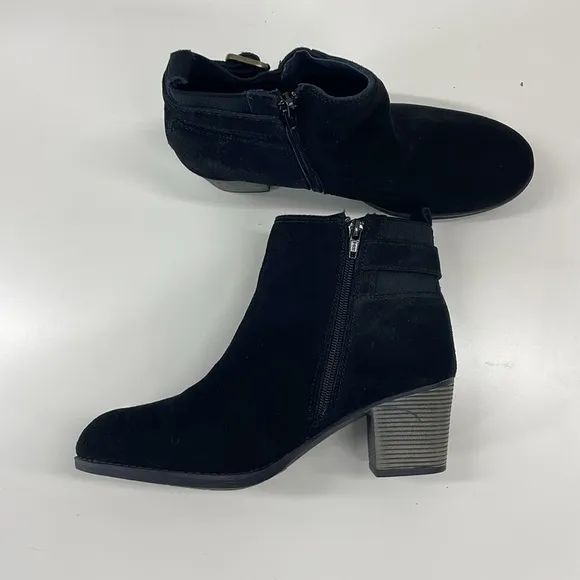 New Skechers Leather Ankle Boot in Black Leather With Side Buckle Size 9