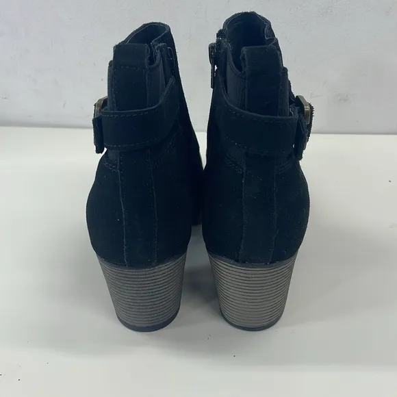 New Skechers Leather Ankle Boot in Black Leather With Side Buckle Size 9