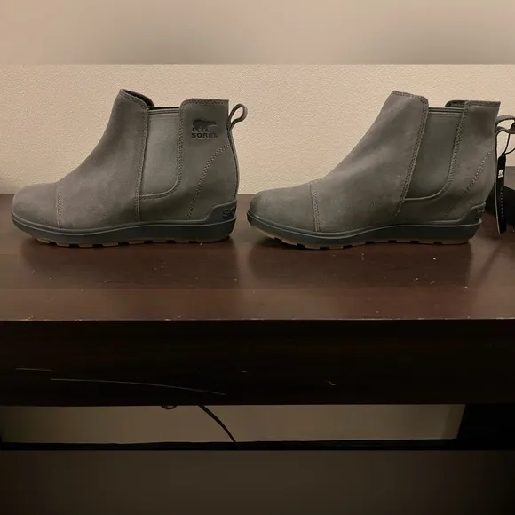 NEW SOREL EVIE II QUARRY, GRILL GRAY ANKLE HIDDEN WEDGE CHELSEA BOOTS SIZE 9.5.