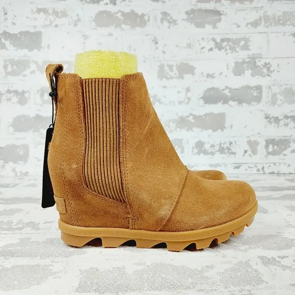 NEW Sorel Joan of Arctic Brown Tan Wedge Chelsea Ankle Boots W676