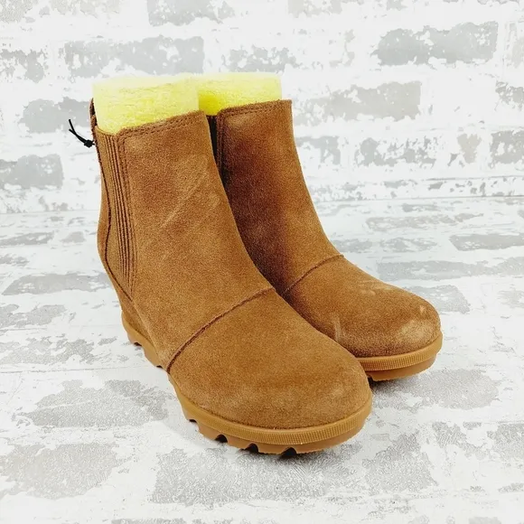 NEW Sorel Joan of Arctic Brown Tan Wedge Chelsea Ankle Boots W676