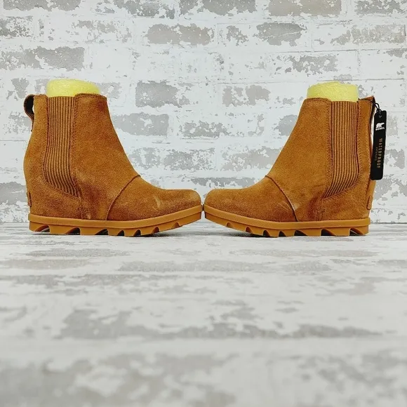 NEW Sorel Joan of Arctic Brown Tan Wedge Chelsea Ankle Boots W676