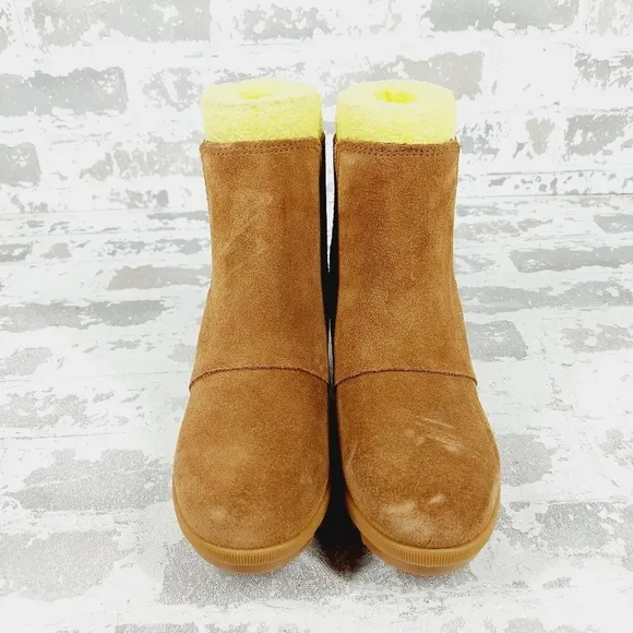 NEW Sorel Joan of Arctic Brown Tan Wedge Chelsea Ankle Boots W676