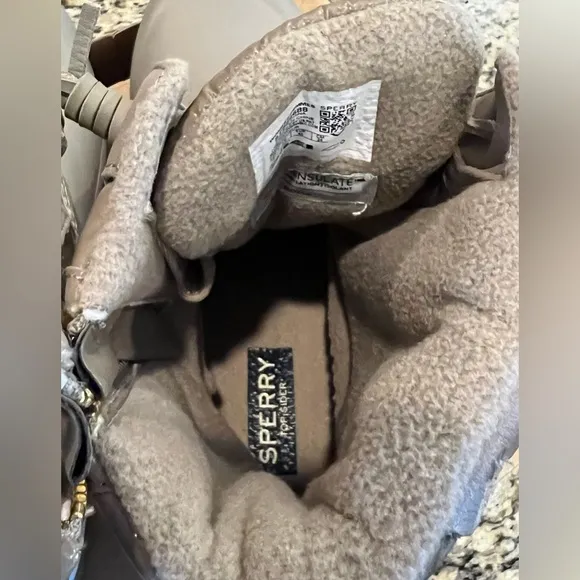 New Sperry Maritime Repel nylon taupe snow boots, size 9