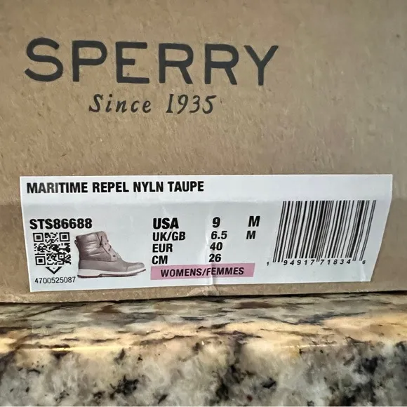 New Sperry Maritime Repel nylon taupe snow boots, size 9