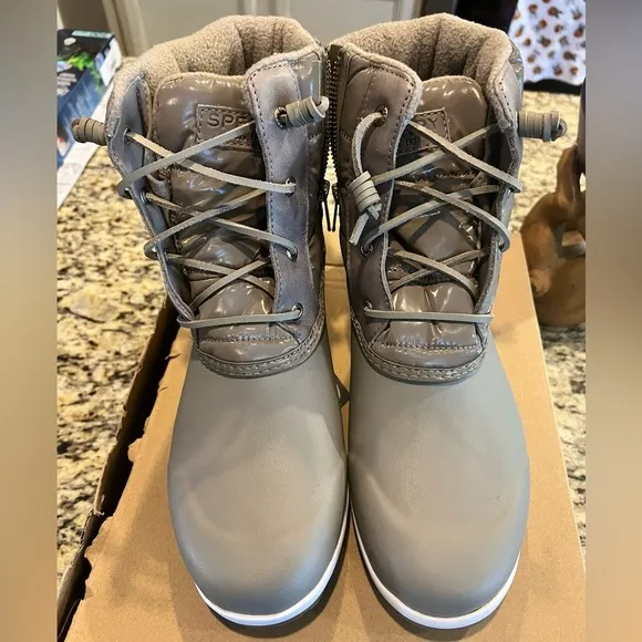 New Sperry Maritime Repel nylon taupe snow boots, size 9