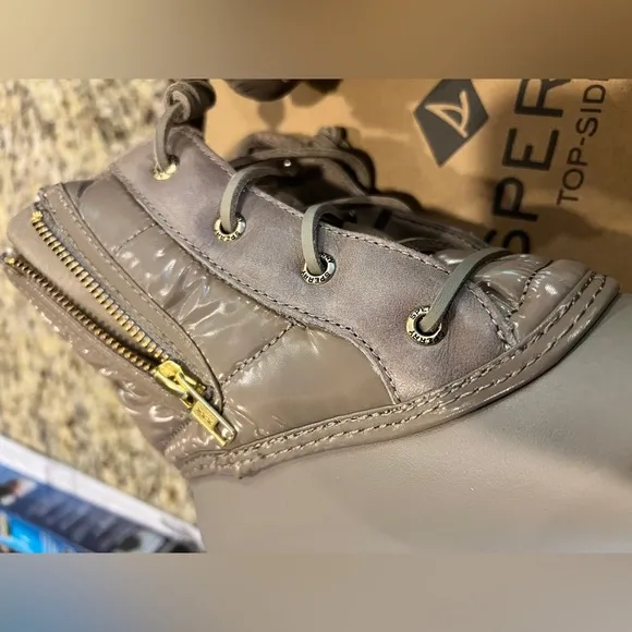New Sperry Maritime Repel nylon taupe snow boots, size 9