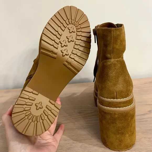 NEW Steve Madden Ember Brown Suede Lace Up Chunky Platform Boot Combat Lug