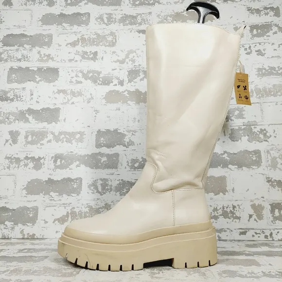 NEW Steve Madden Women's Macall White Chunky Heel Fashion Boots T726