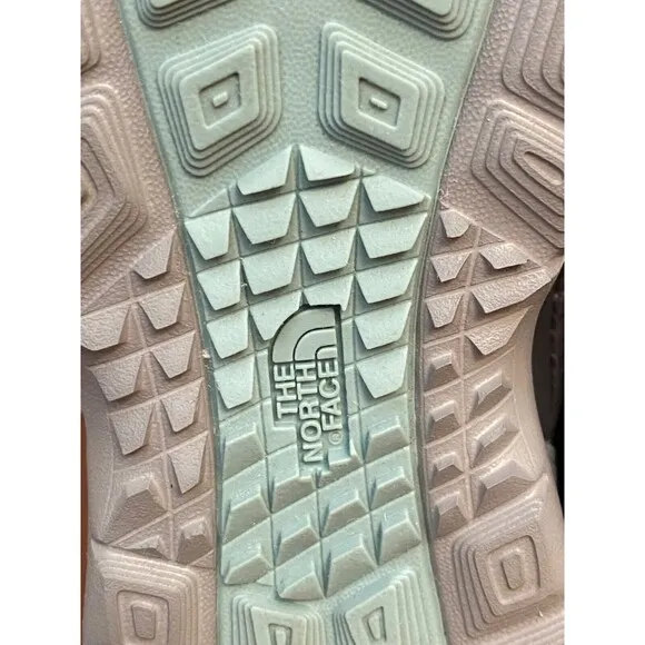 NEW! THE NORTH FACE Womens 5 Snow BOOTS Thermoball Insulated Button Quilted Gray