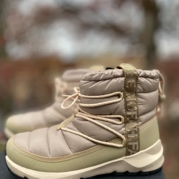New! The North Face Women’s Thermoball Lace Up Winter Warm Snow Boots  S…