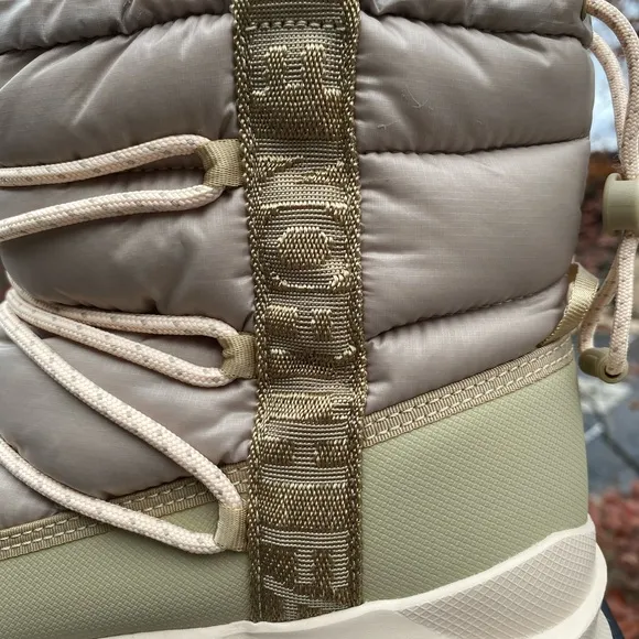 New! The North Face Women’s Thermoball Lace Up Winter Warm Snow Boots  S…