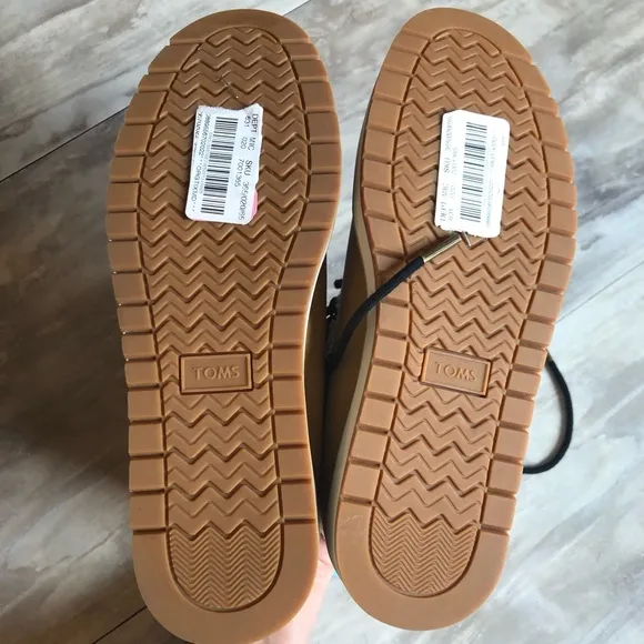 New Toms Mesa womens tan boots waterproof snow bootie shoe size 6
