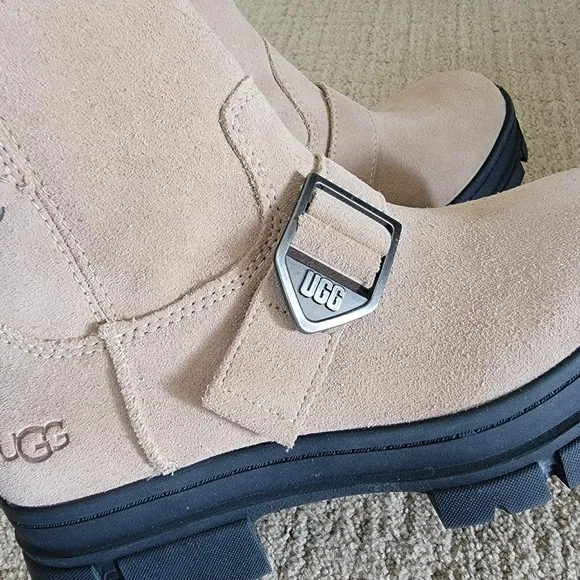New UGG Ashton Short Waterproof Suede Buckle Boots, Size 7.5