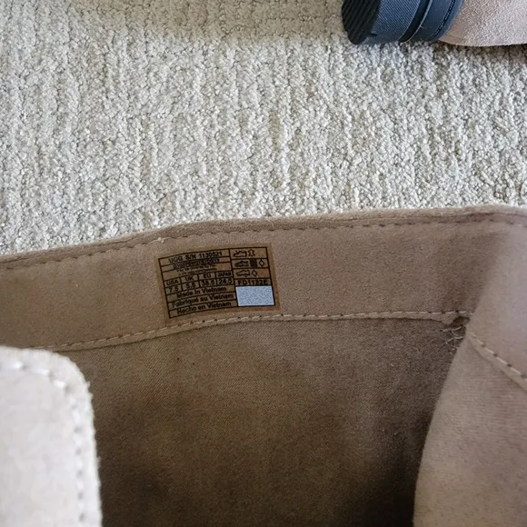New UGG Ashton Short Waterproof Suede Buckle Boots, Size 7.5