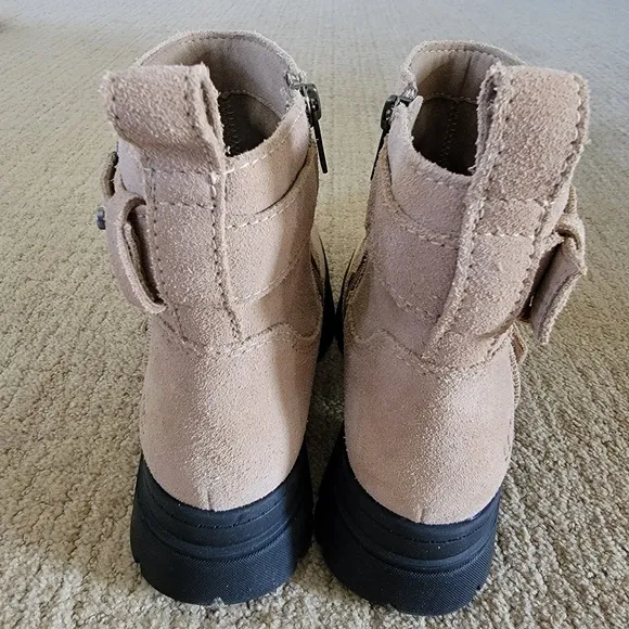 New UGG Ashton Short Waterproof Suede Buckle Boots, Size 7.5