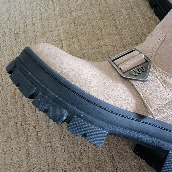New UGG Ashton Short Waterproof Suede Buckle Boots, Size 7.5