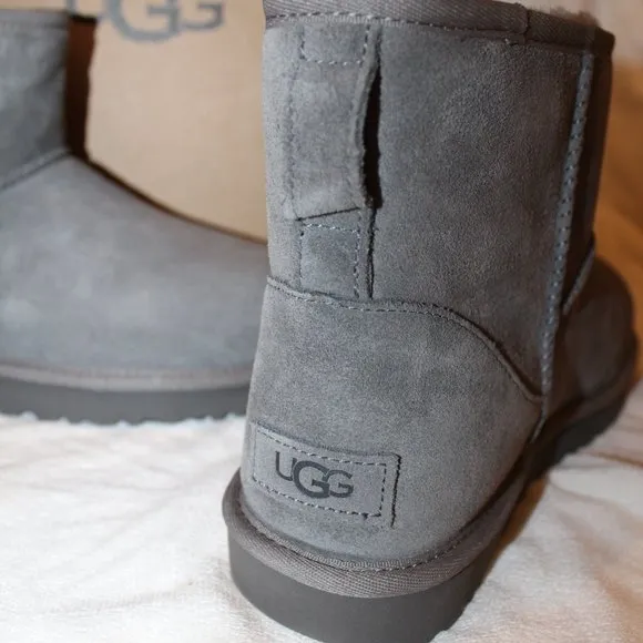 NEW UGG MINI‎ LOGO SUEDE SHEARLING LINED ANKLE WINTER BOOTS GRAY BLACK