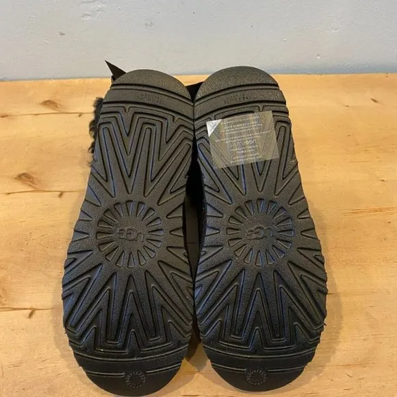 NEW UGG WOMEN'S MINI METALIC SHIMMER BAILEY BOW‎ BLACK SILVER SUEDE BOOTS