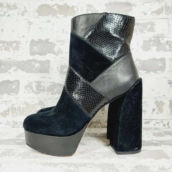 New Vince Camuto Gilisama Suede Black Platform Chunky Heel Ankle Boots M389