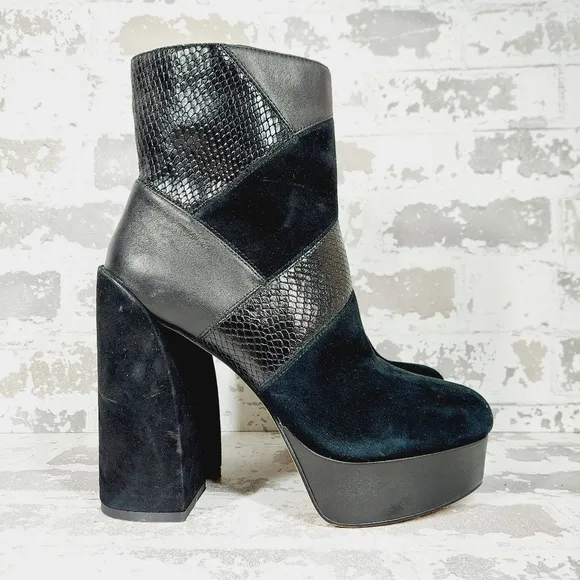 New Vince Camuto Gilisama Suede Black Platform Chunky Heel Ankle Boots M389