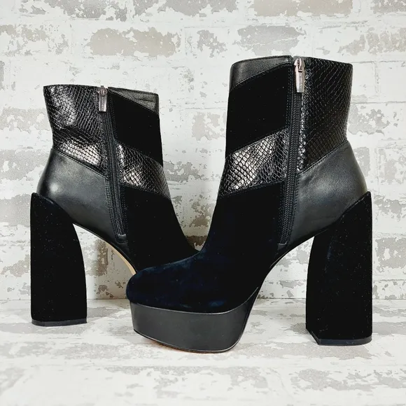 New Vince Camuto Gilisama Suede Black Platform Chunky Heel Ankle Boots M389