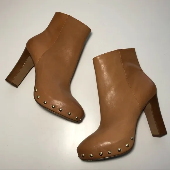 NEW Vince Camuto Nevvina Light Congnac Ankle Block Heel Round Toe Boots size 8.5