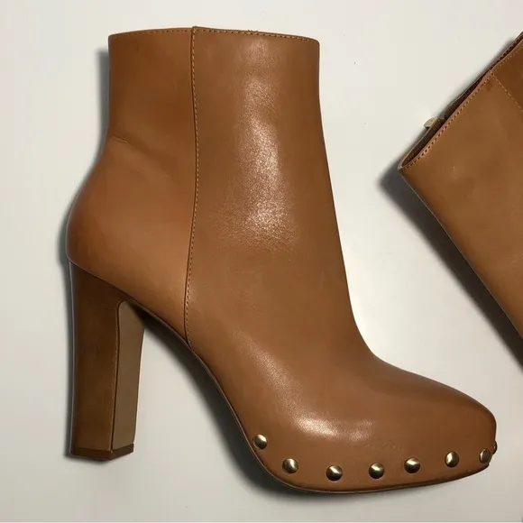 NEW Vince Camuto Nevvina Light Congnac Ankle Block Heel Round Toe Boots size 8.5