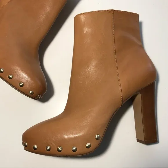 NEW Vince Camuto Nevvina Light Congnac Ankle Block Heel Round Toe Boots size 8.5